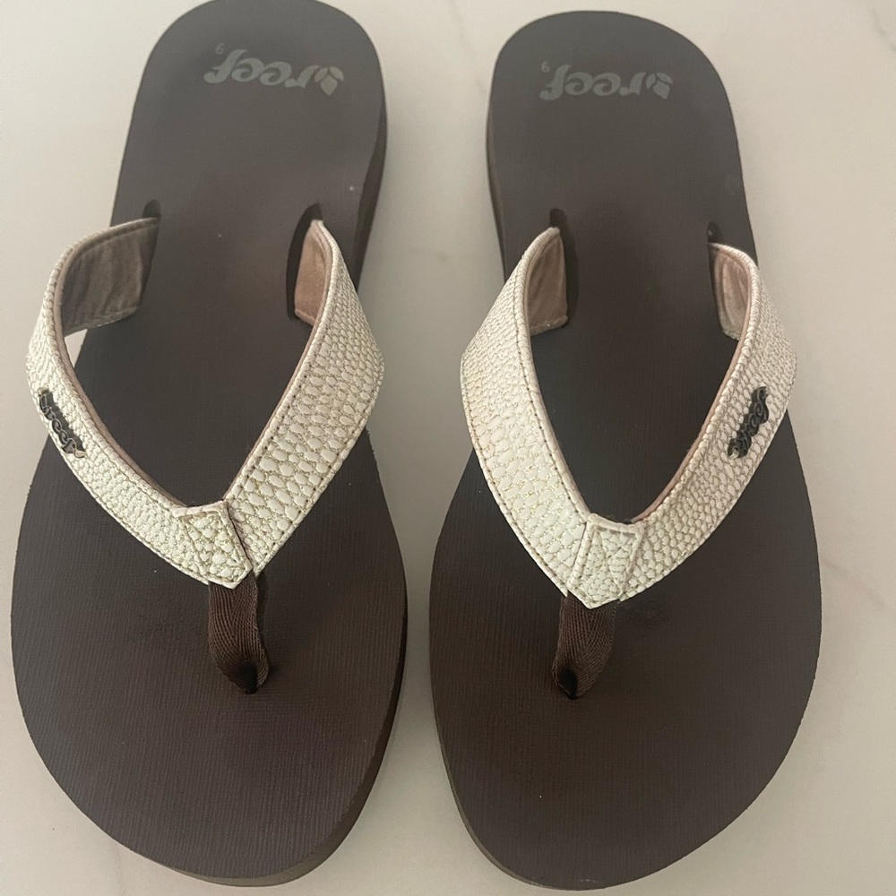 New reef sandals